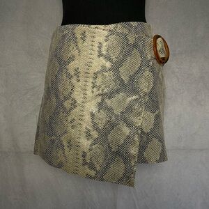 Tan and black snakeskin mini skort with buckle size xs/small